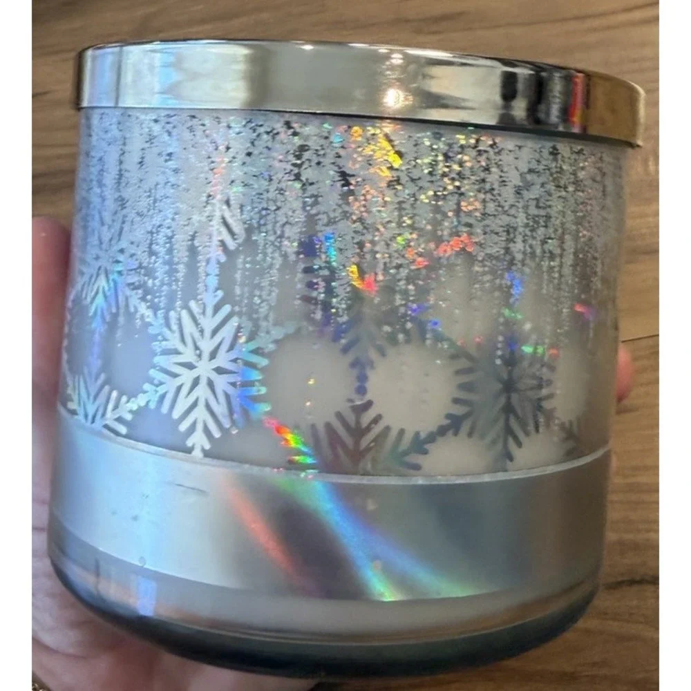 Bath & Body Works White Barn First Frost 3 Wick Candle Snowflake Jar 14.5 Oz - Picture 2 of 6
